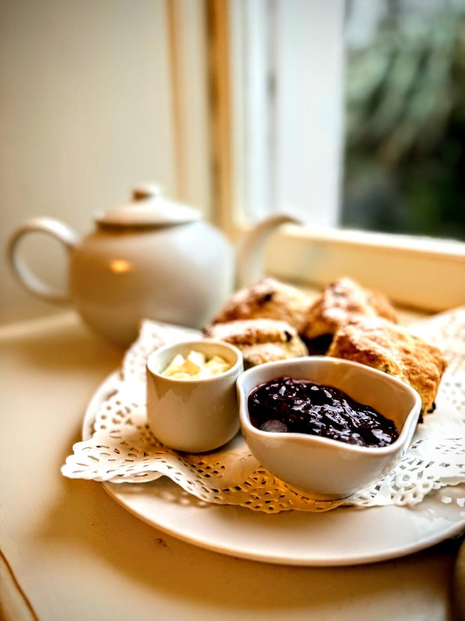 Clone Country House Aughrim Ngoại thất bức ảnh Tea and scones