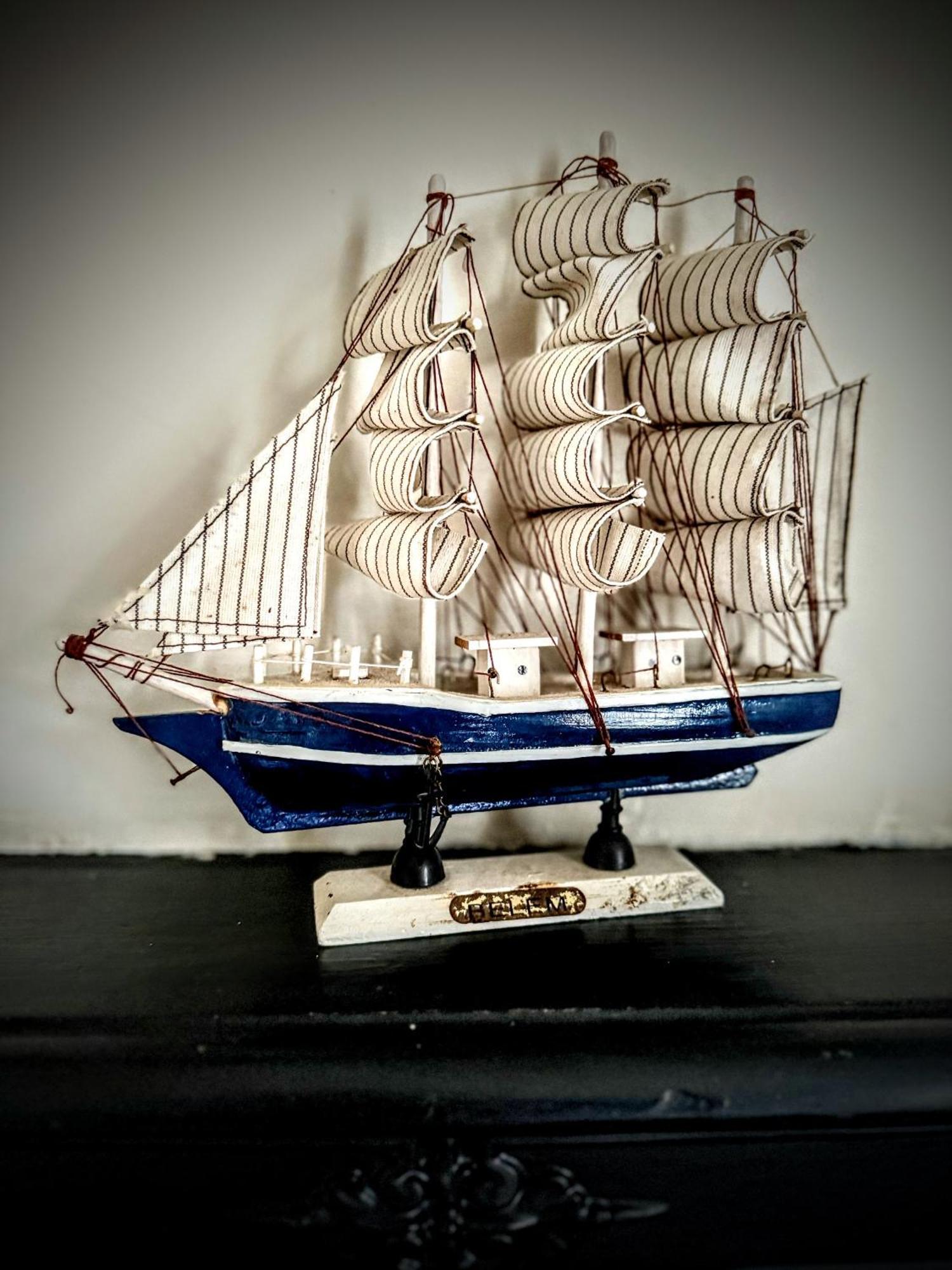 Clone Country House Aughrim Ngoại thất bức ảnh A model of the ship